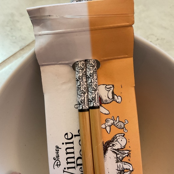 Disney Winnie the Pooh Noodle Bowl with Chopsticks NWT - Picture 6 of 6